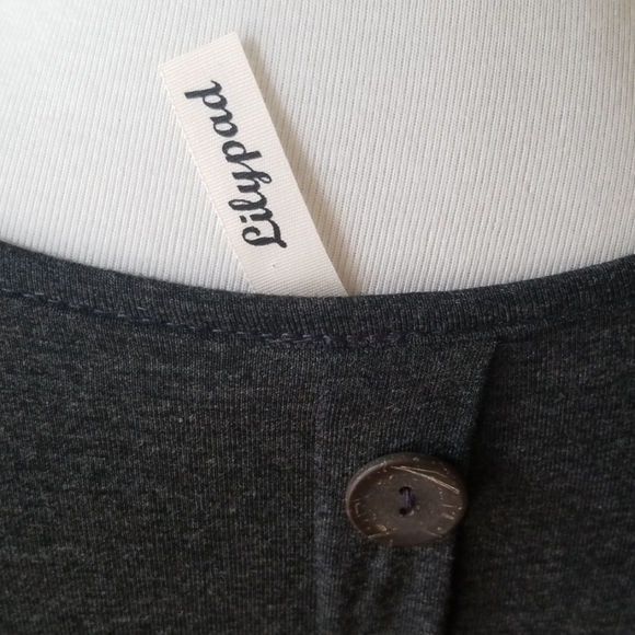 NWOT womens Lilypad top size small - Picture 3 of 4